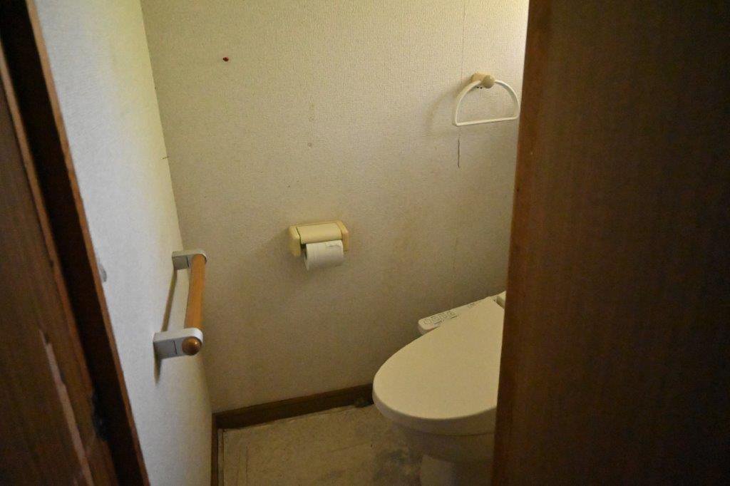 母屋トイレ１.JPG